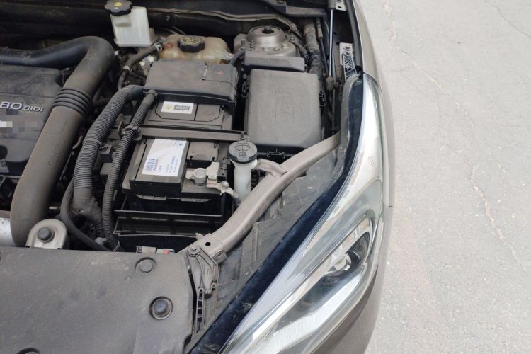 Used Buick Envision 2015 20T Two-Wheel-Drive Leading Model Engine Bay Left
