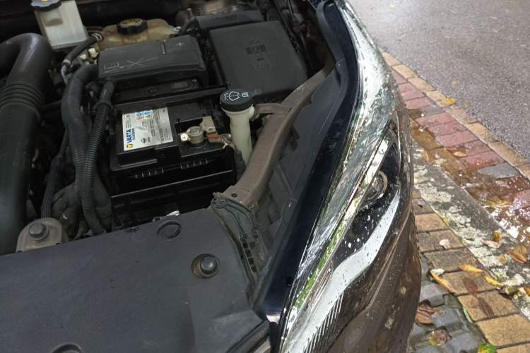 Used Buick Envision 2015 20T Two-Wheel-Drive Elite Model Engine Bay Left