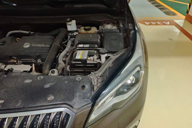 Used Buick Envision 2015 20T Four-Wheel Drive Luxury Model Engine Bay Left