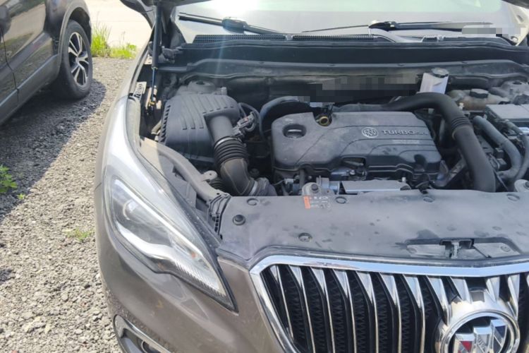 Used Buick Envision 2015 20T Two-Wheel-Drive Elite Model Engine Bay Right