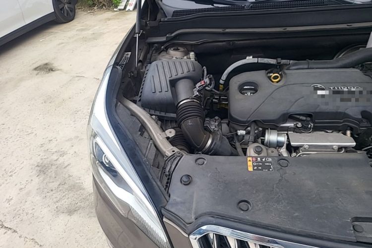 Used Buick Envision 2015 20T Two-Wheel-Drive Elite Model Engine Bay Right