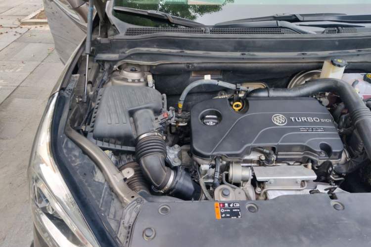 Used Buick Envision 2015 20T Two-Wheel-Drive Elite Model Engine Bay Right