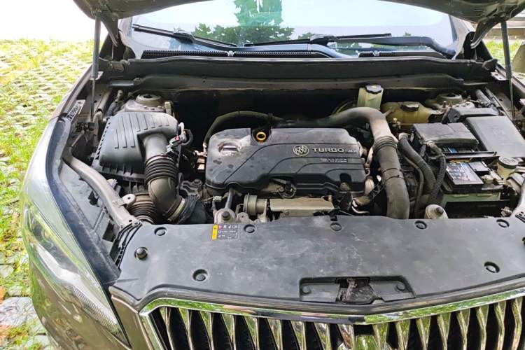 Used Buick Envision 2015 20T Four-Wheel Drive Elite Model Engine Bay Right