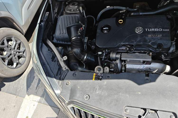 Used Buick Envision 2015 20T Four-Wheel Drive Luxury Model Engine Bay Right