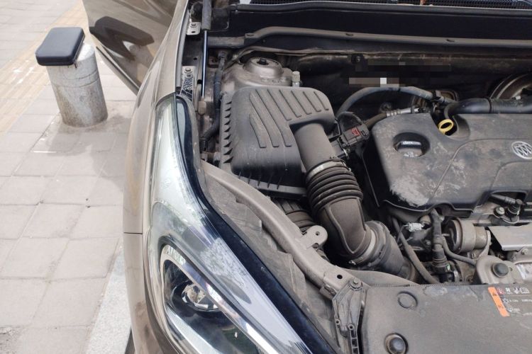 Used Buick Envision 2015 20T Two-Wheel-Drive Leading Model Engine Bay Right