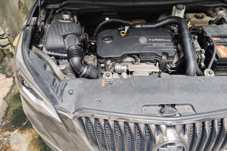 Used Buick Envision 2015 20T Four-Wheel Drive Luxury Model Engine Bay Right