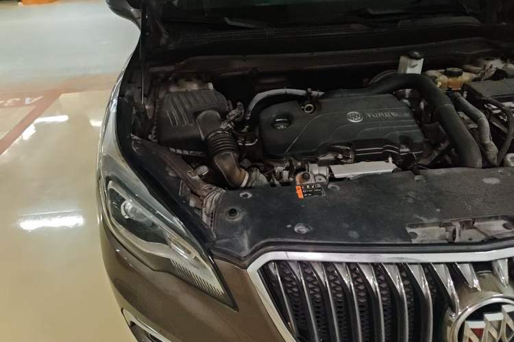 Used Buick Envision 2015 20T Four-Wheel Drive Luxury Model Engine Bay Right