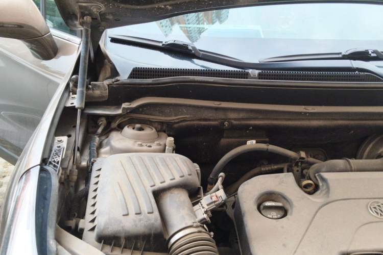 Used Buick Envision 2015 20T Two-Wheel-Drive Elite Model Engine Bay Right