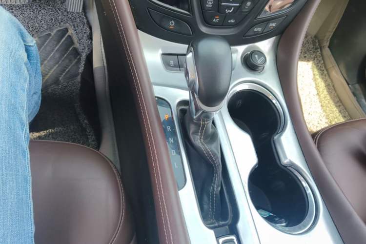 Used Buick Envision 2015 20T Two-Wheel-Drive Elite Model Gear Lever