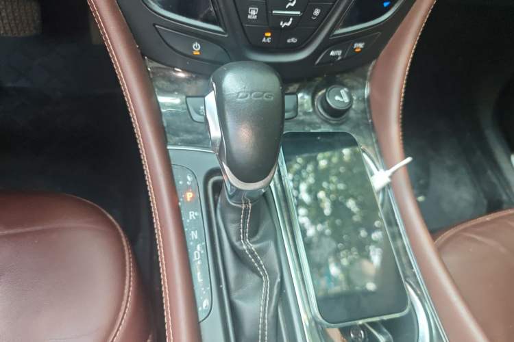 Used Buick Envision 2015 20T Two-Wheel-Drive Elite Model Gear Lever