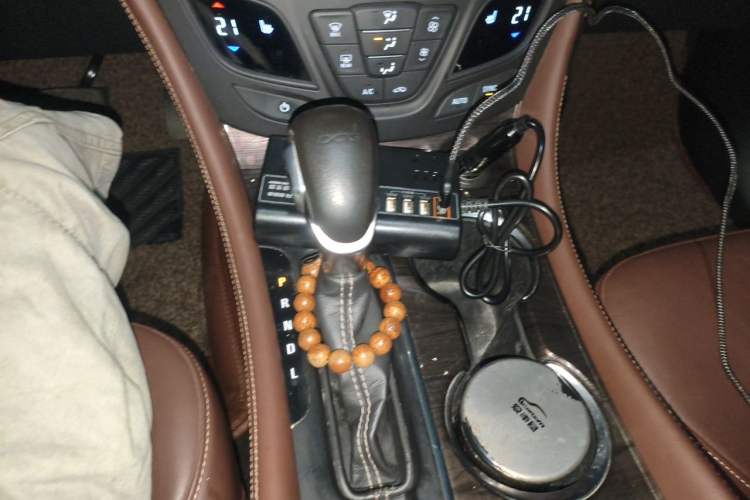 Used Buick Envision 2015 20T Two-Wheel-Drive Elite Model Gear Lever