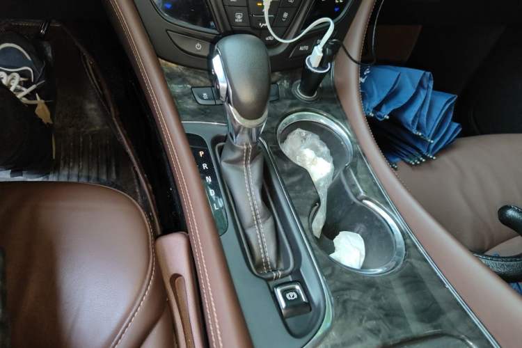 Used Buick Envision 2015 20T Two-Wheel-Drive Elite Model Gear Lever
