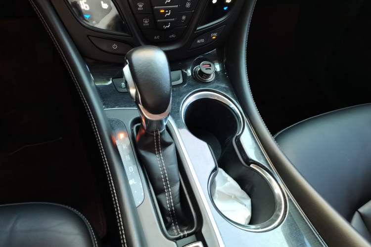 Used Buick Envision 2015 20T Two-Wheel-Drive Elite Model Gear Lever