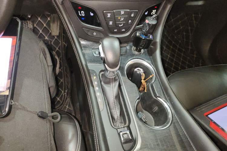 Used Buick Envision 2015 20T Two-Wheel-Drive Elite Model Gear Lever