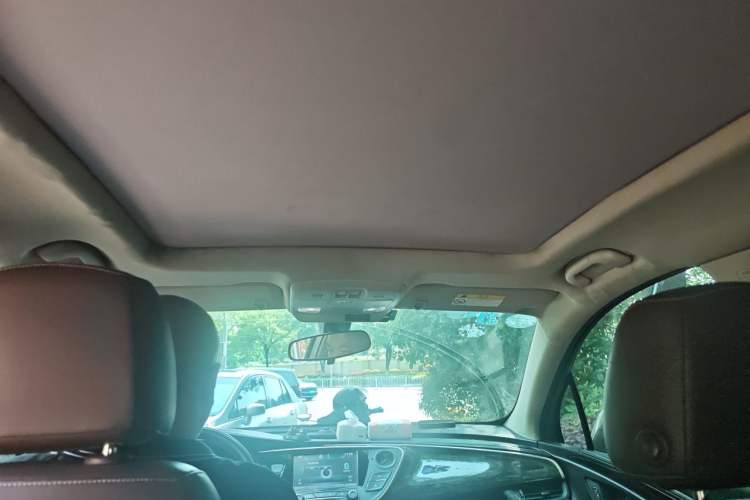 Used Buick Envision 2015 20T Two-Wheel-Drive Elite Model Headliner