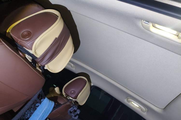 Used Buick Envision 2015 20T Two-Wheel-Drive Elite Model Headliner