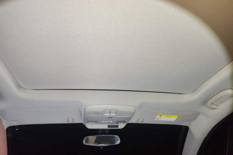 Used Buick Envision 2015 20T Two-Wheel-Drive Elite Model Headliner