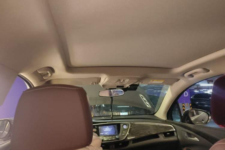 Used Buick Envision 2015 20T Two-Wheel-Drive Elite Model Headliner