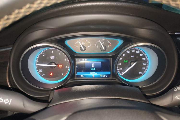 Used Buick Envision 2015 20T Two-Wheel-Drive Elite Model Instrument Cluster