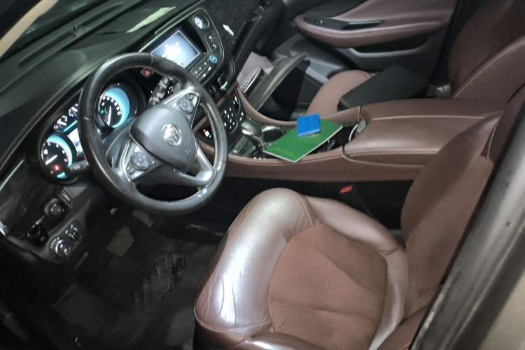 Used Buick Envision 2015 20T Two-Wheel-Drive Elite Model Left Front Seat