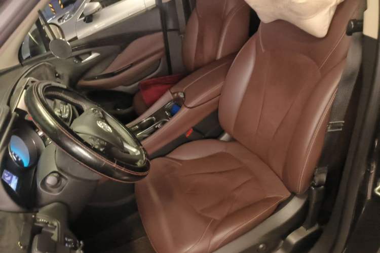 Used Buick Envision 2015 20T Two-Wheel-Drive Elite Model Left Front Seat
