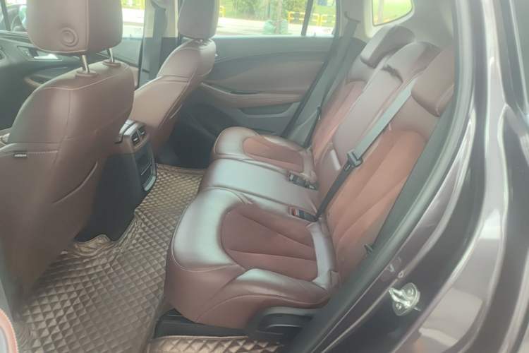 Used Buick Envision 2015 20T Four-Wheel Drive Luxury Model Left Rear Seat