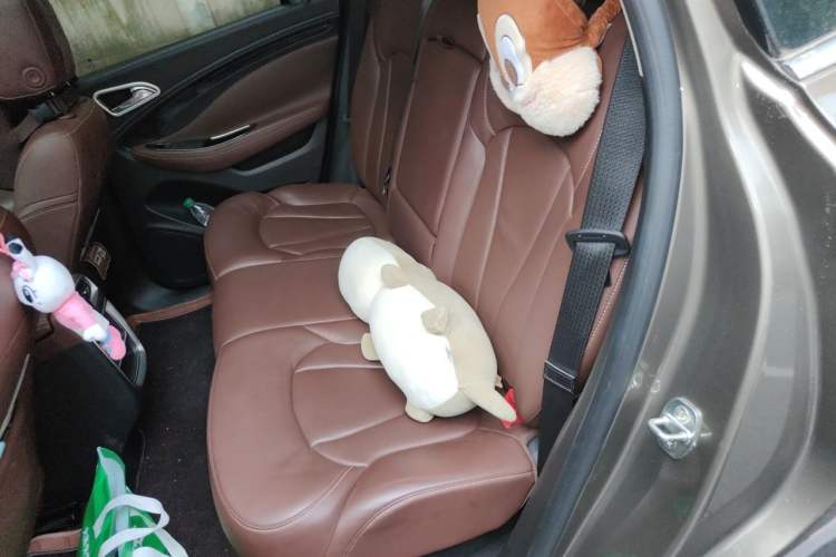 Used Buick Envision 2015 20T Two-Wheel-Drive Elite Model Left Rear Seat