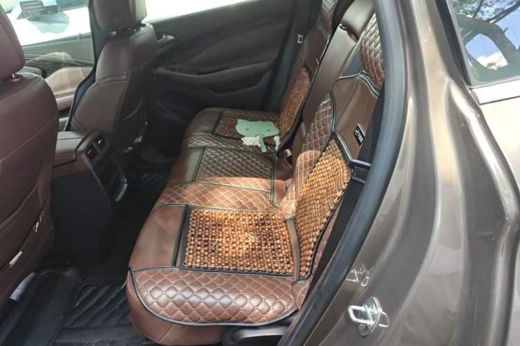 Used Buick Envision 2015 20T Four-Wheel Drive Luxury Model Left Rear Seat