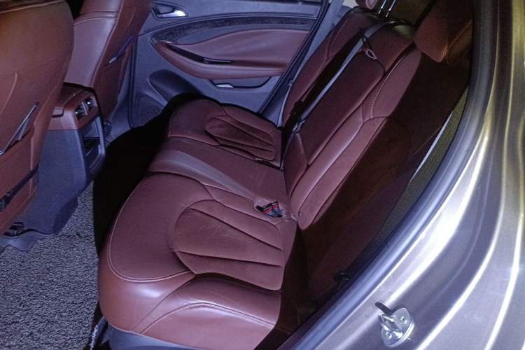 Used Buick Envision 2015 20T Two-Wheel-Drive Elite Model Left Rear Seat