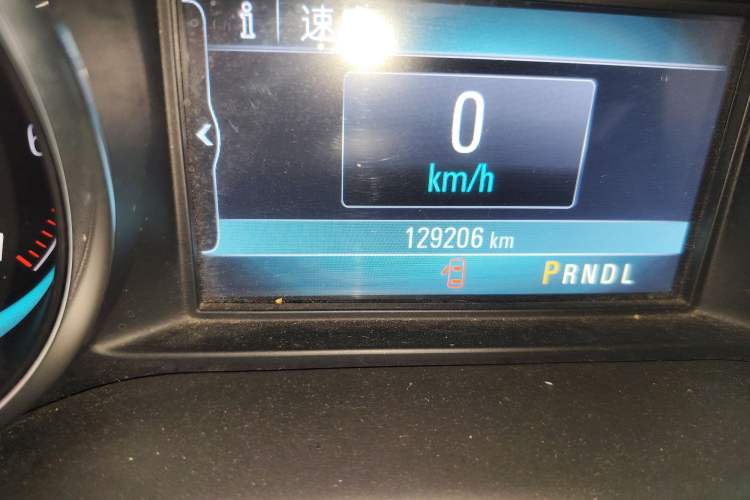 Used Buick Envision 2015 20T Two-Wheel-Drive Leading Model Odometer Close Up