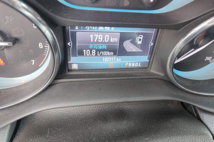 Used Buick Envision 2015 20T Four-Wheel Drive Luxury Model Odometer Close Up