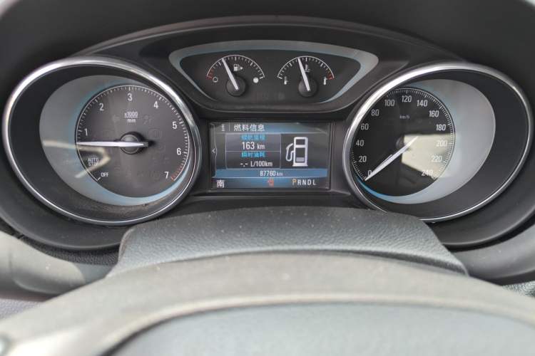 Used Buick Envision 2015 20T Four-Wheel Drive Elite Model Odometer Close Up