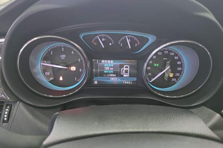 Used Buick Envision 2015 20T Four-Wheel Drive Elite Model Odometer Close Up