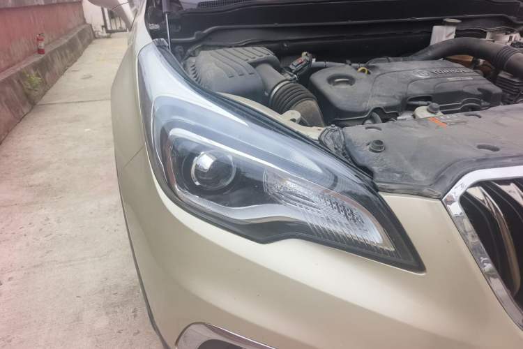 Used Buick Envision 2015 20T Two-Wheel-Drive Elite Model Right Front Headlight