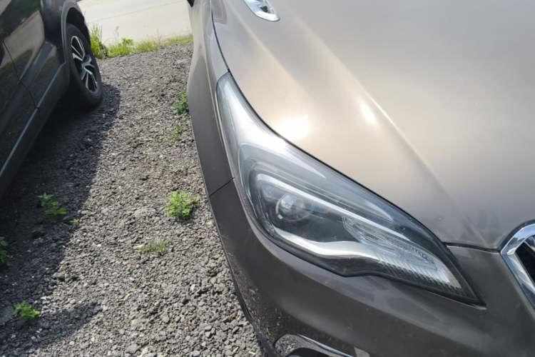 Used Buick Envision 2015 20T Two-Wheel-Drive Elite Model Right Front Headlight