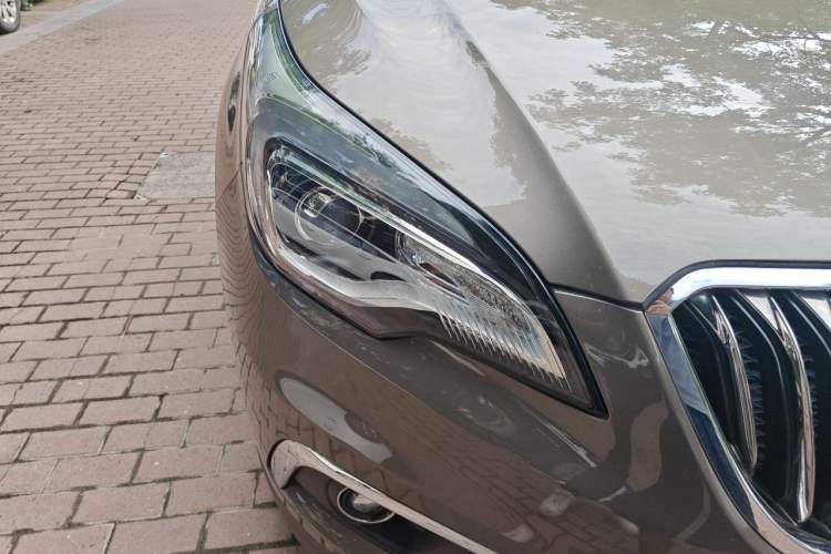 Used Buick Envision 2015 20T Two-Wheel-Drive Elite Model Right Front Headlight