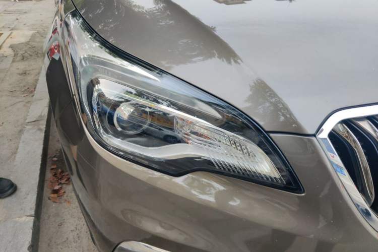 Used Buick Envision 2015 20T Two-Wheel-Drive Elite Model Right Front Headlight