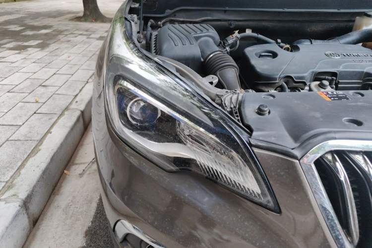 Used Buick Envision 2015 20T Two-Wheel-Drive Elite Model Right Front Headlight