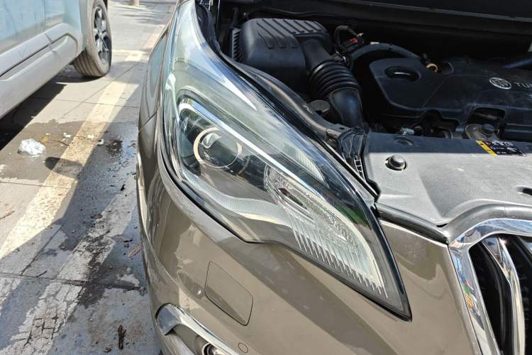 Used Buick Envision 2015 20T Four-Wheel Drive Luxury Model Right Front Headlight