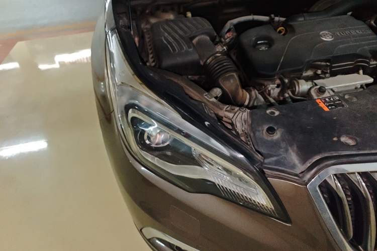 Used Buick Envision 2015 20T Four-Wheel Drive Luxury Model Right Front Headlight
