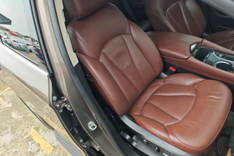 Used Buick Envision 2015 20T Four-Wheel Drive Luxury Model Right Front Seat