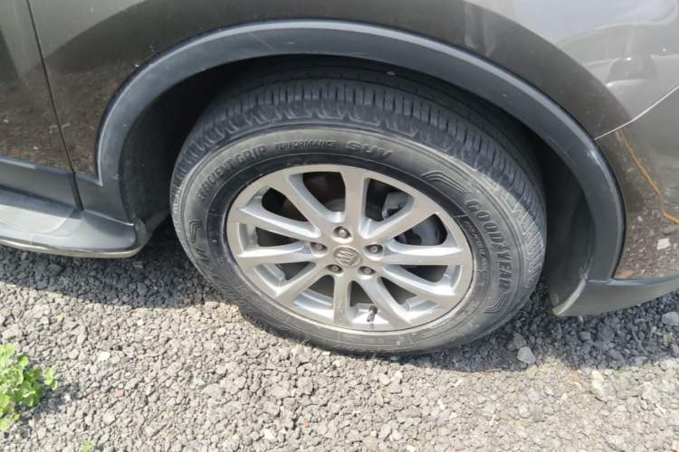 Used Buick Envision 2015 20T Two-Wheel-Drive Elite Model Right Front Wheel Hub