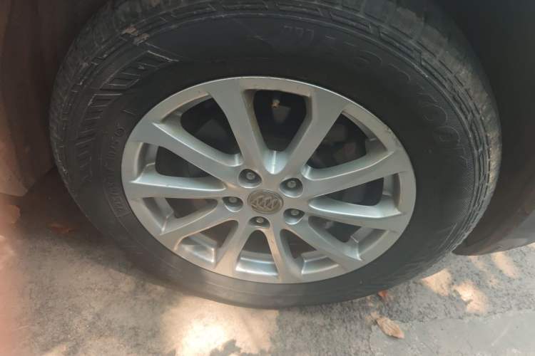 Used Buick Envision 2015 20T Two-Wheel-Drive Elite Model Right Front Wheel Hub