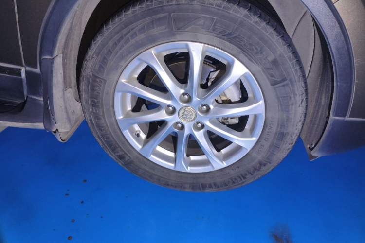 Used Buick Envision 2015 20T Two-Wheel-Drive Elite Model Right Front Wheel Hub