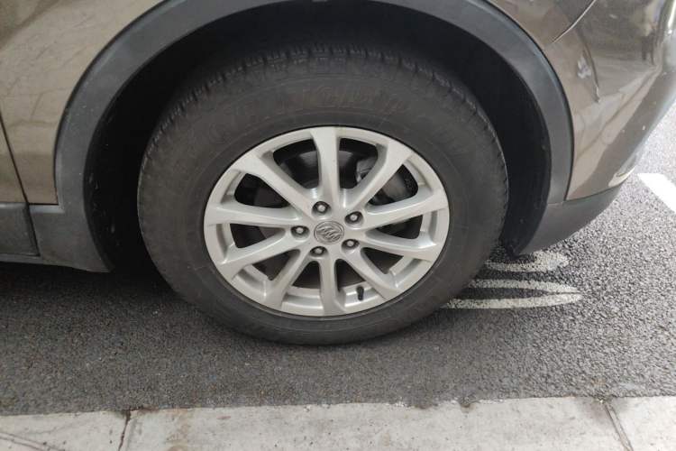 Used Buick Envision 2015 20T Two-Wheel-Drive Elite Model Right Front Wheel Hub