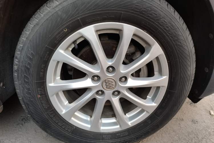 Used Buick Envision 2015 20T Two-Wheel-Drive Elite Model Right Front Wheel Hub