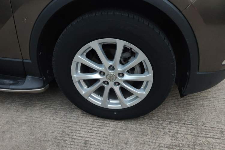 Used Buick Envision 2015 20T Two-Wheel-Drive Elite Model Right Front Wheel Hub