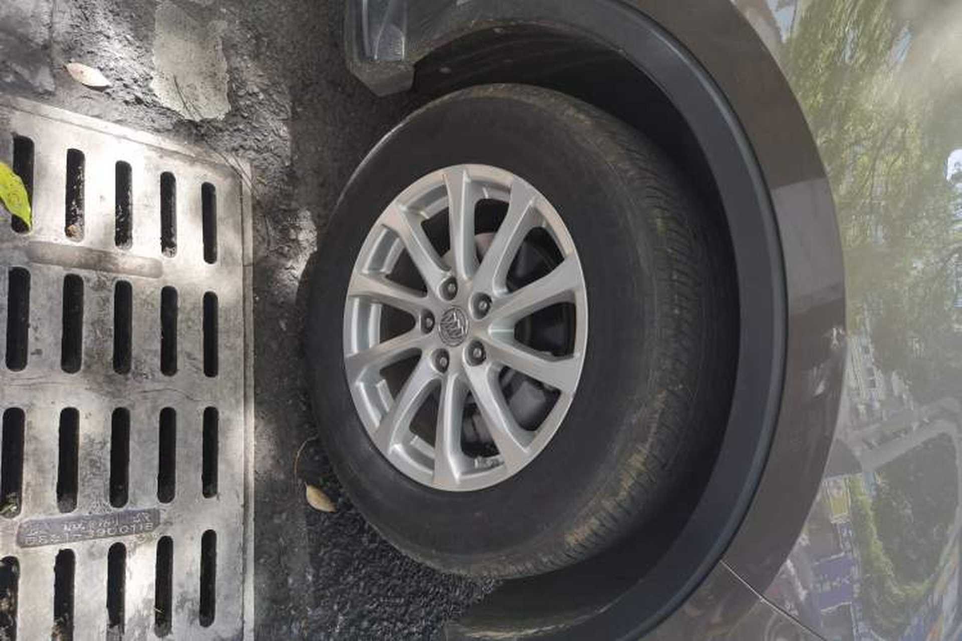 Used Buick Envision 2015 20T Two-Wheel-Drive Elite Model Right Front Wheel Hub