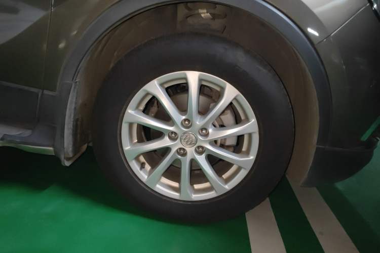 Used Buick Envision 2015 20T Two-Wheel-Drive Leading Model Right Front Wheel Hub