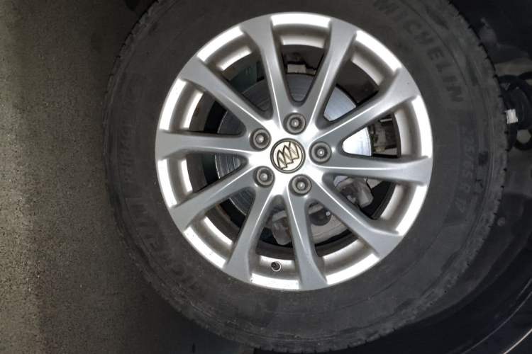 Used Buick Envision 2015 20T Two-Wheel-Drive Elite Model Right Front Wheel Hub